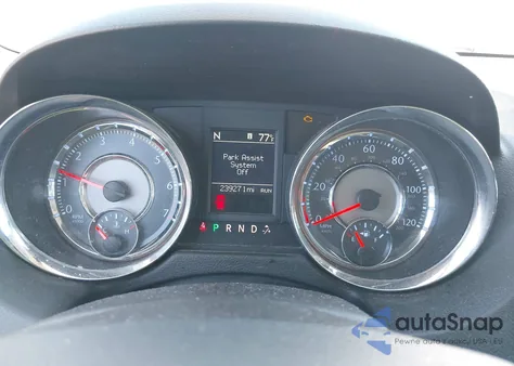 2011 Chrysler Town & Country Touring-L из США, поврежденный, VIN 2A4RR8DG4BR683830